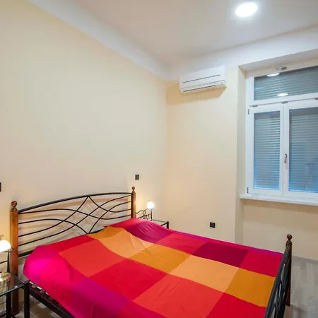 Adrienne * マリ・ロシニュ