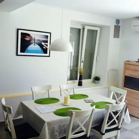 Appartement Adrienne *